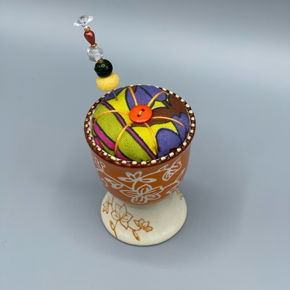 Artistic HandmyColorful Pin Cushion Needle Holder with Decorative Stand